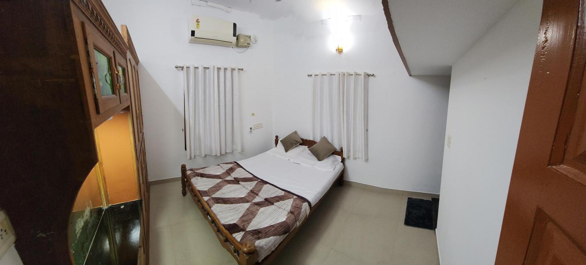 Ebs Guest House Недумбассері Екстер'єр фото